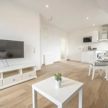 Appartement Cuxhavener Strasse 5/5 *